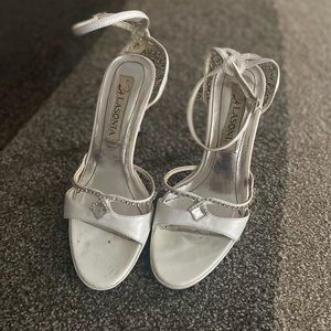 Lasonia white heels